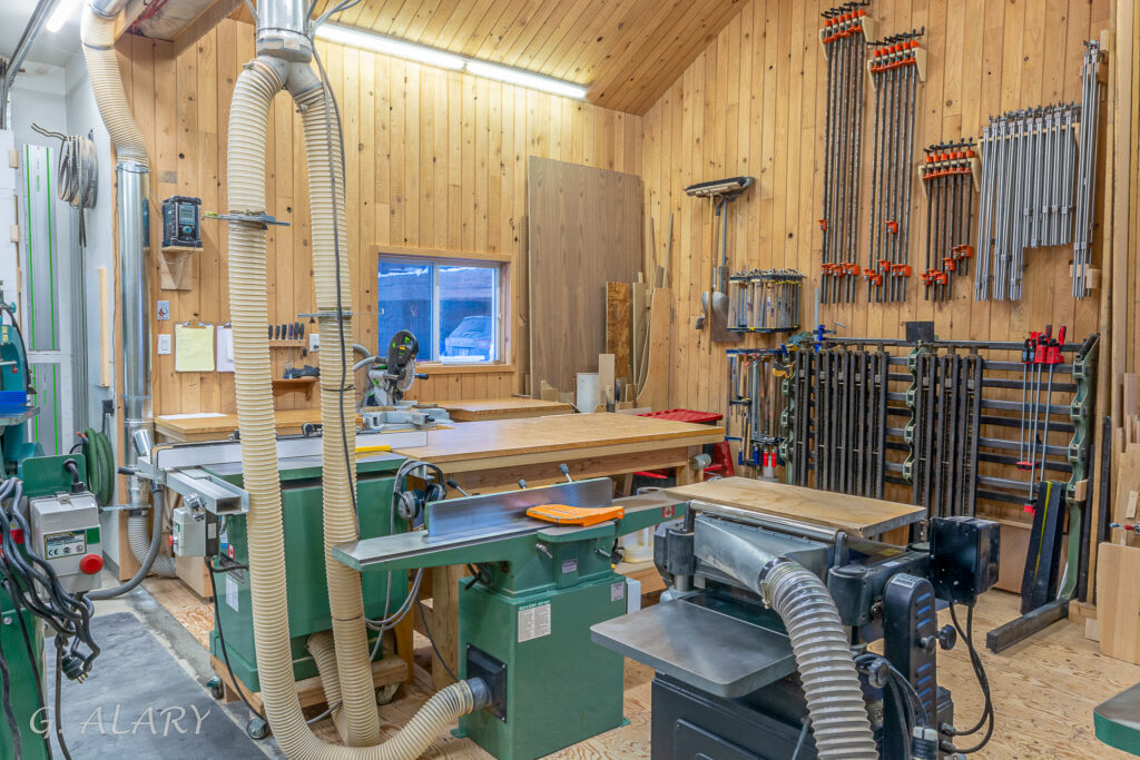 atelier-ebenisterie-escaliers-galary-quebec Menuiserie et ébénisterie de luxe réalisées à la main dans un atelier québécois