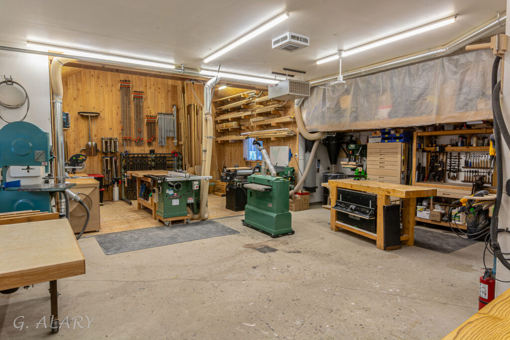 ebenisterie-professionnelle-atelier-gino-alary Atelier de fabrication d’escaliers modernes sur mesure à Québec